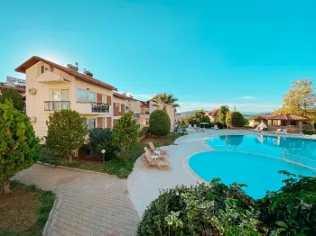Ovacık'ta üst düzey tatil kompleksi içinde eşyalı daire